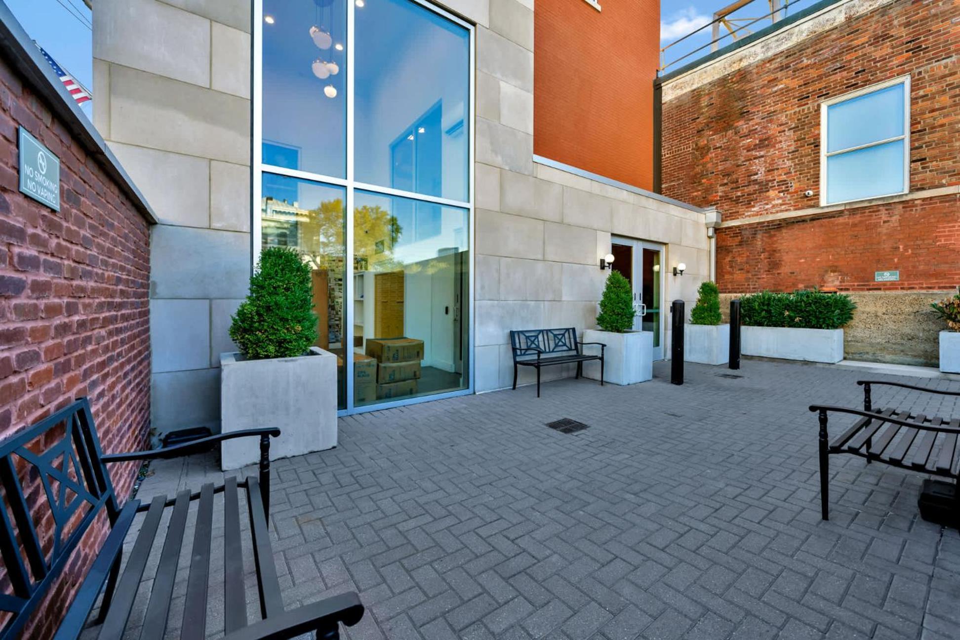 Bright And Modern In # 309 * Louisville