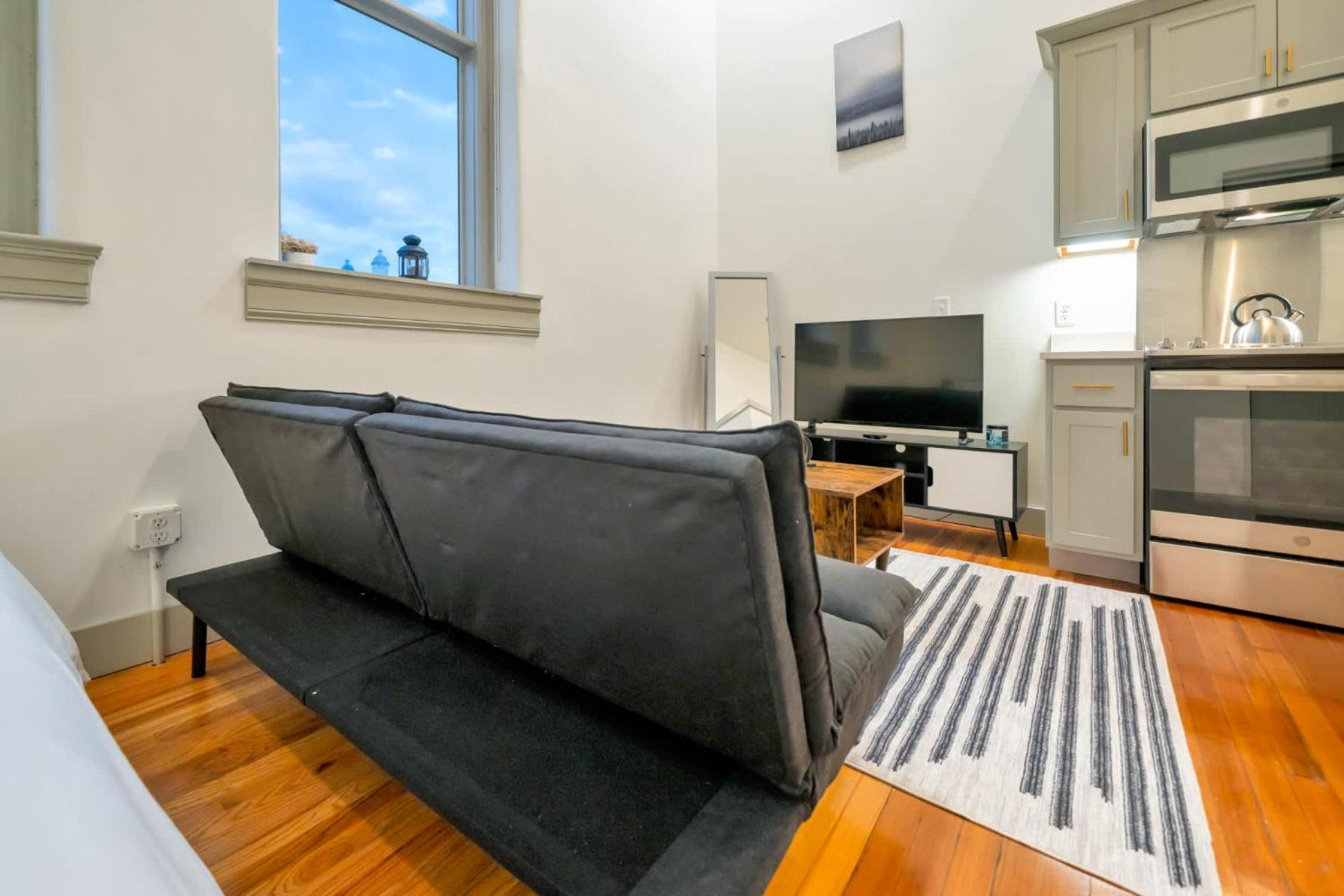 Bright And Modern In # 309 *