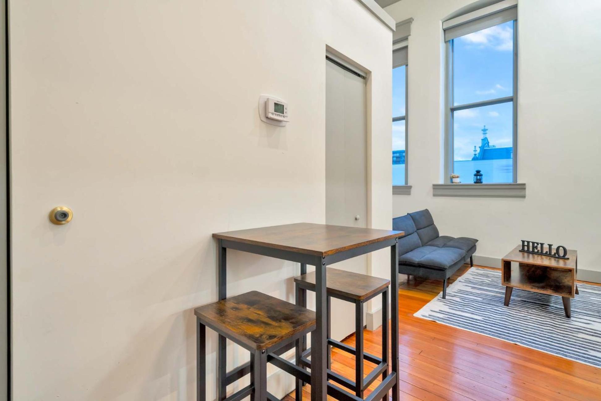 Bright And Modern In # 309 Louisville